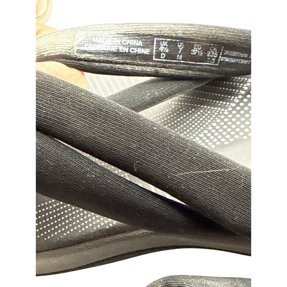 Clarks Size 7 Cloudsteppers Cushioned Black Knotted Strap Sandals Flip Flops - Picture 11 of 11